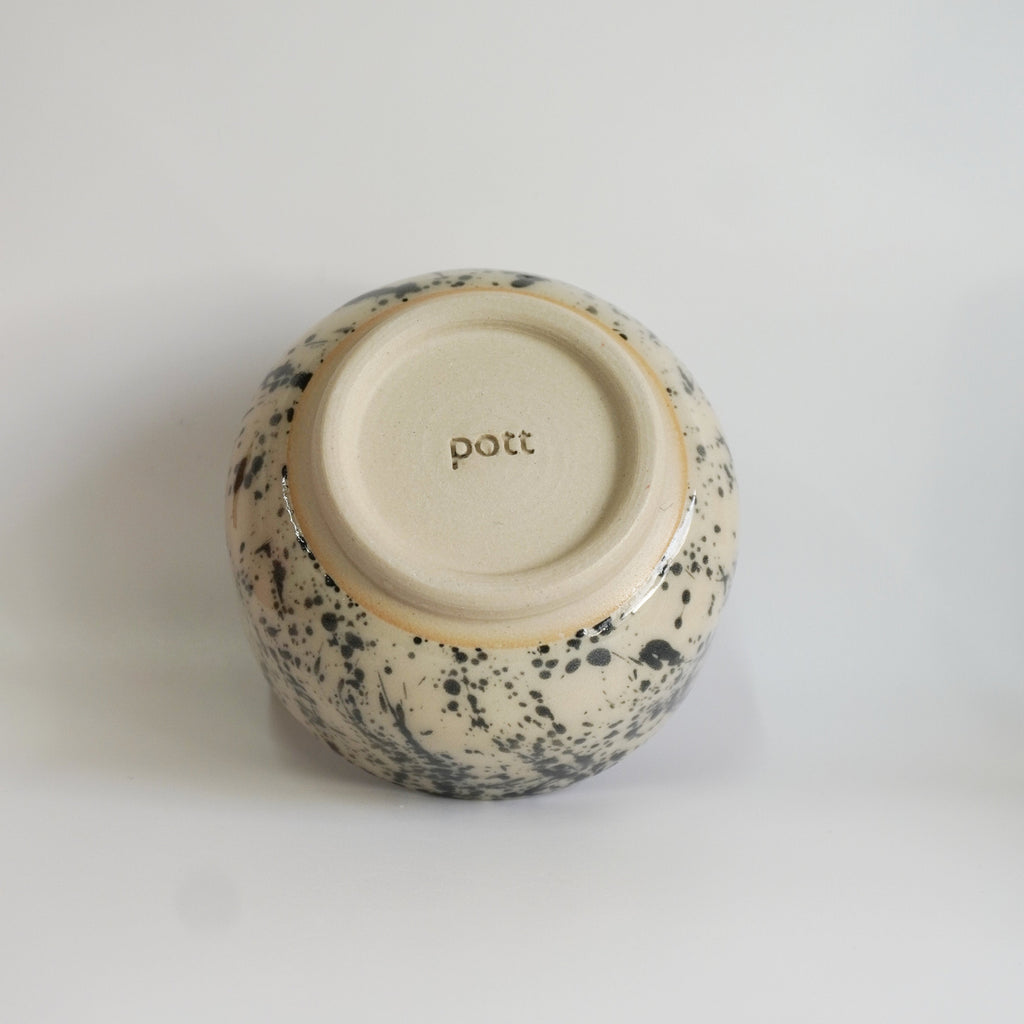 KAFFEEBECHER - ROUNDED CUP - SPECKLED BLACK