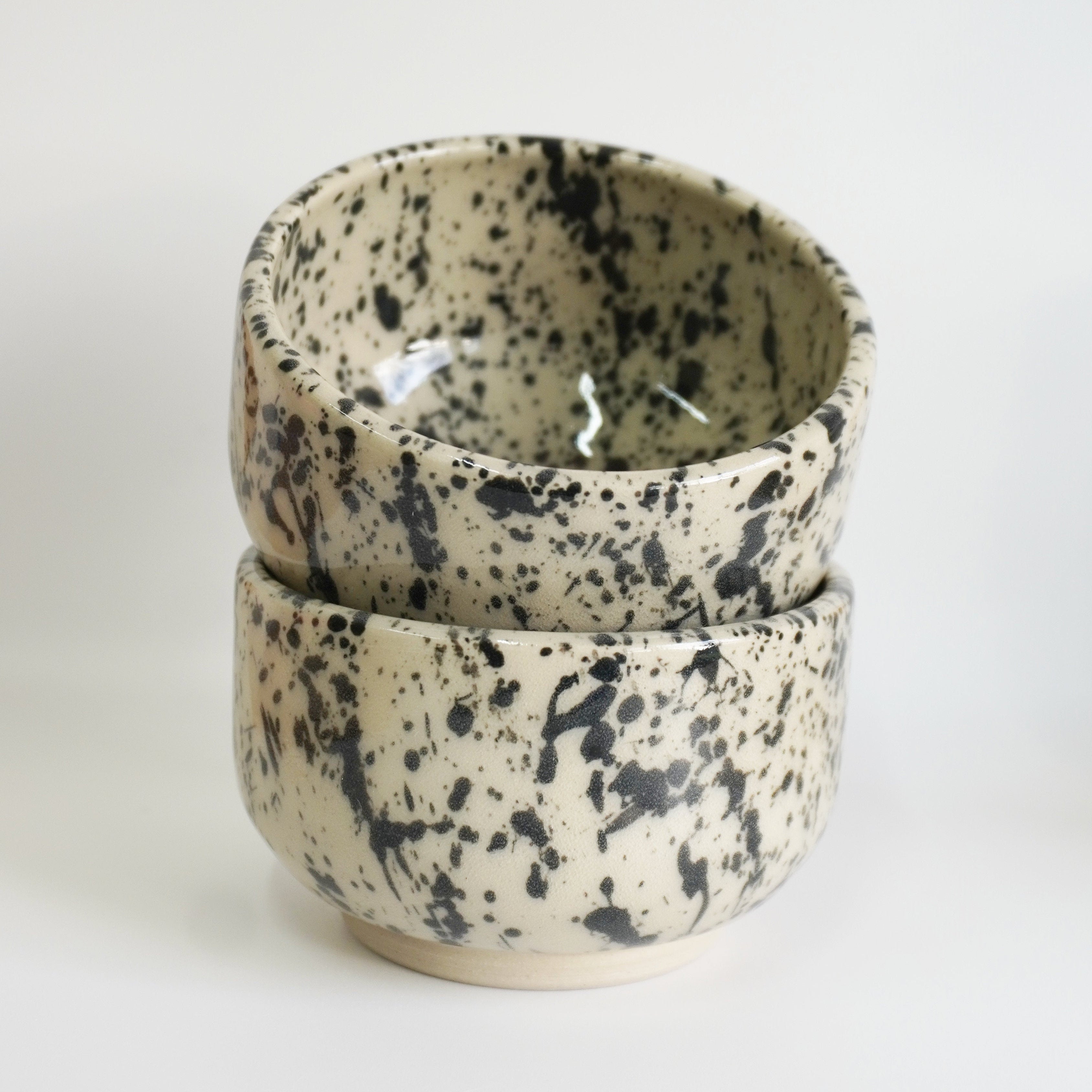 KAFFEEBECHER - ROUNDED CUP - SPECKLED BLACK