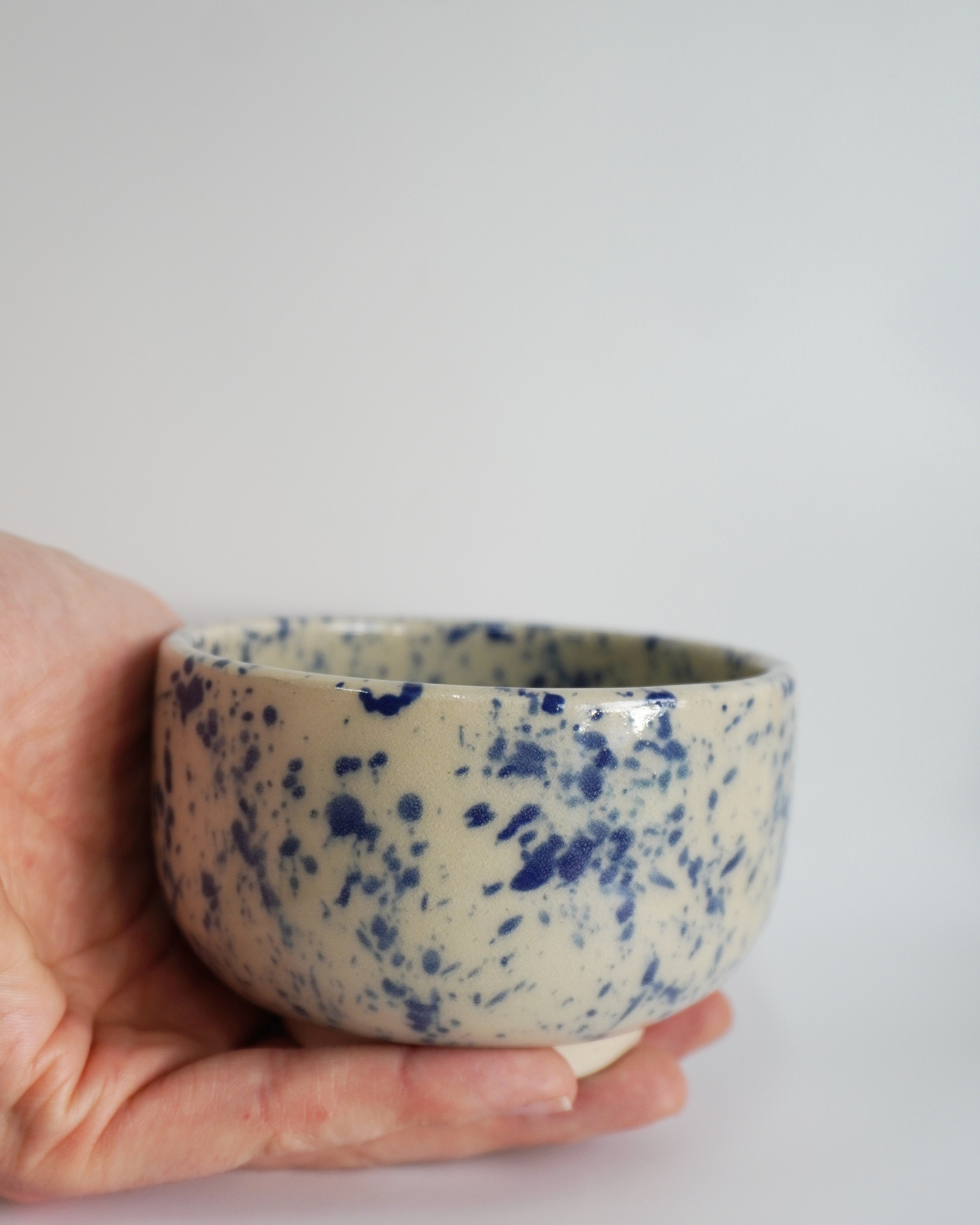 KAFFEEBECHER - ROUNDED CUP - SPECKLED BLUE
