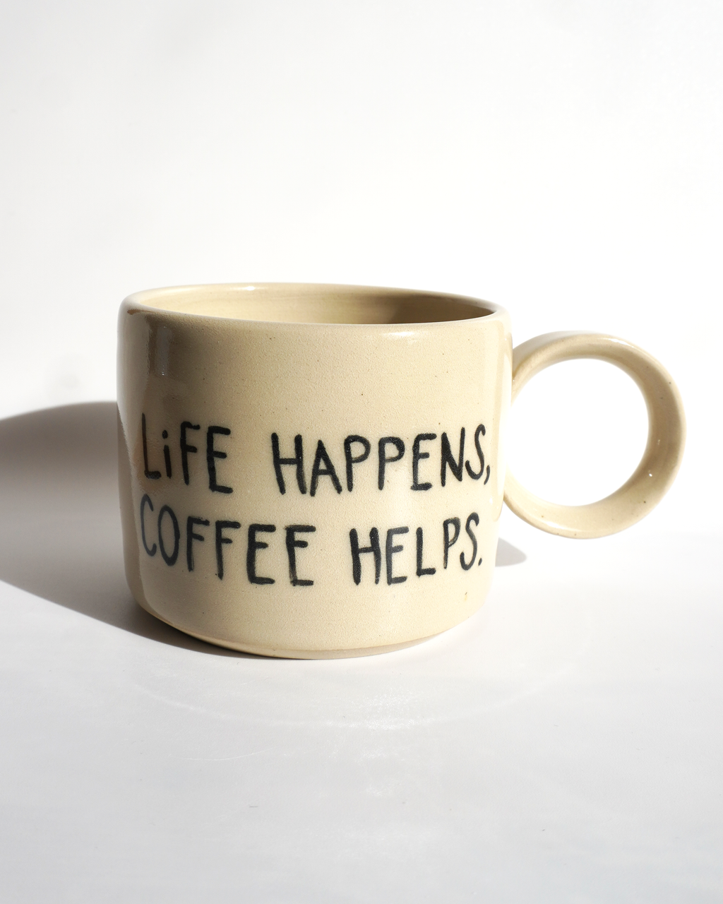 KAFFEETASSE - CLASSIC MUG - LIFE HAPPENS