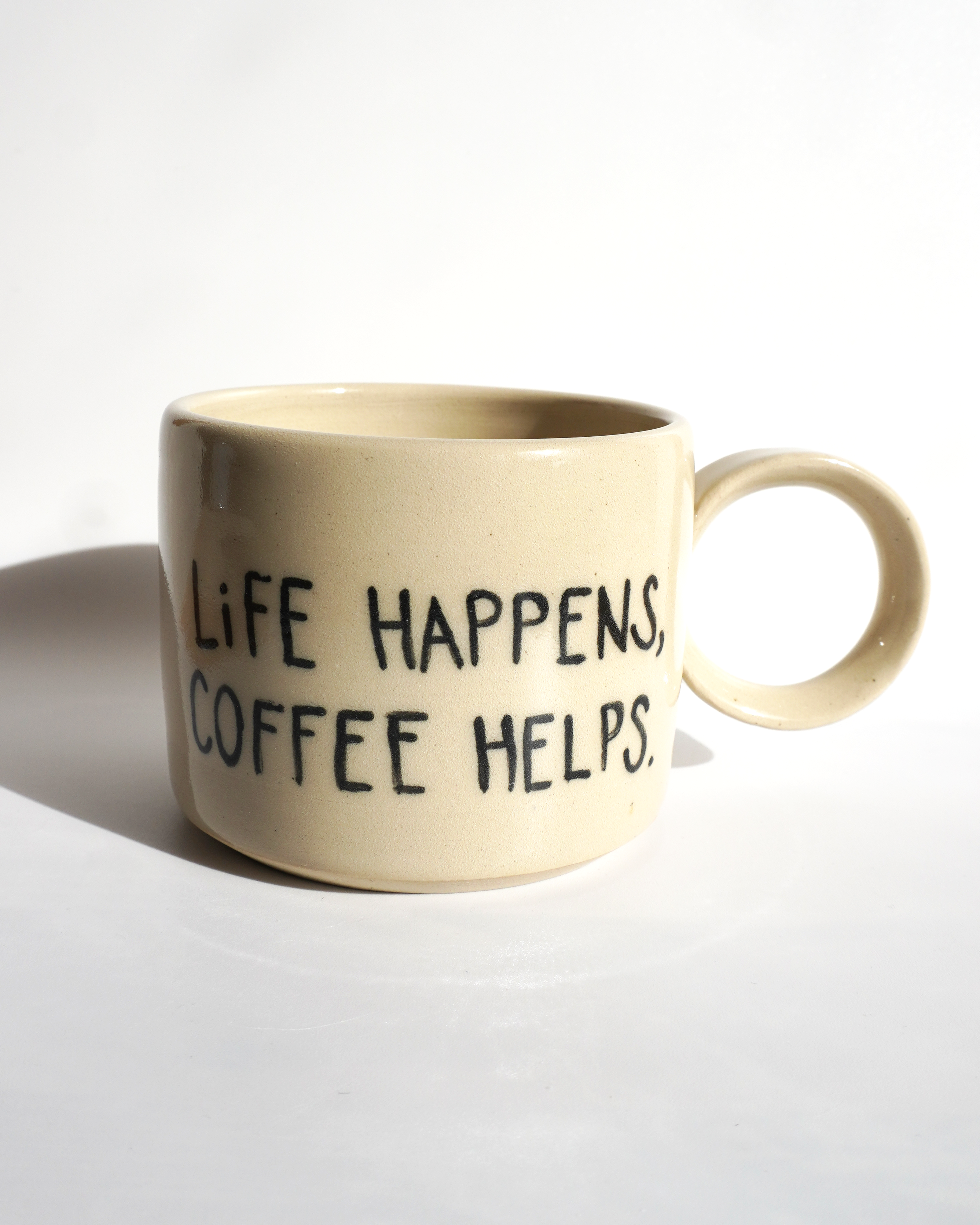 KAFFEETASSE - CLASSIC MUG - LIFE HAPPENS
