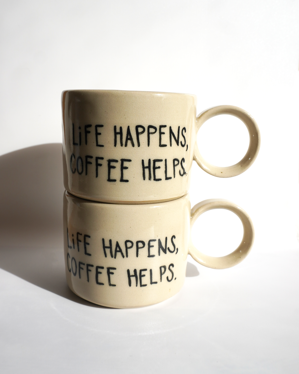 KAFFEETASSE - CLASSIC MUG - LIFE HAPPENS